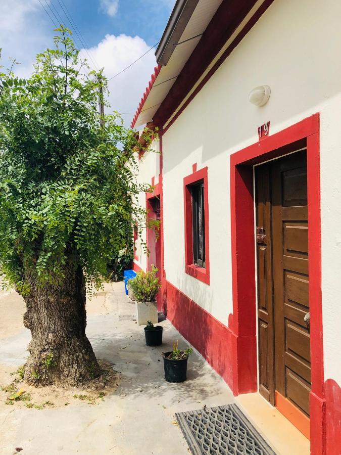 Mae Home Carril Калдас да Райна Екстериор снимка